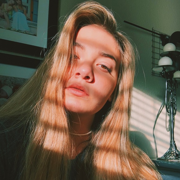 Meet your Posher, Ava - Picture 1 of 1